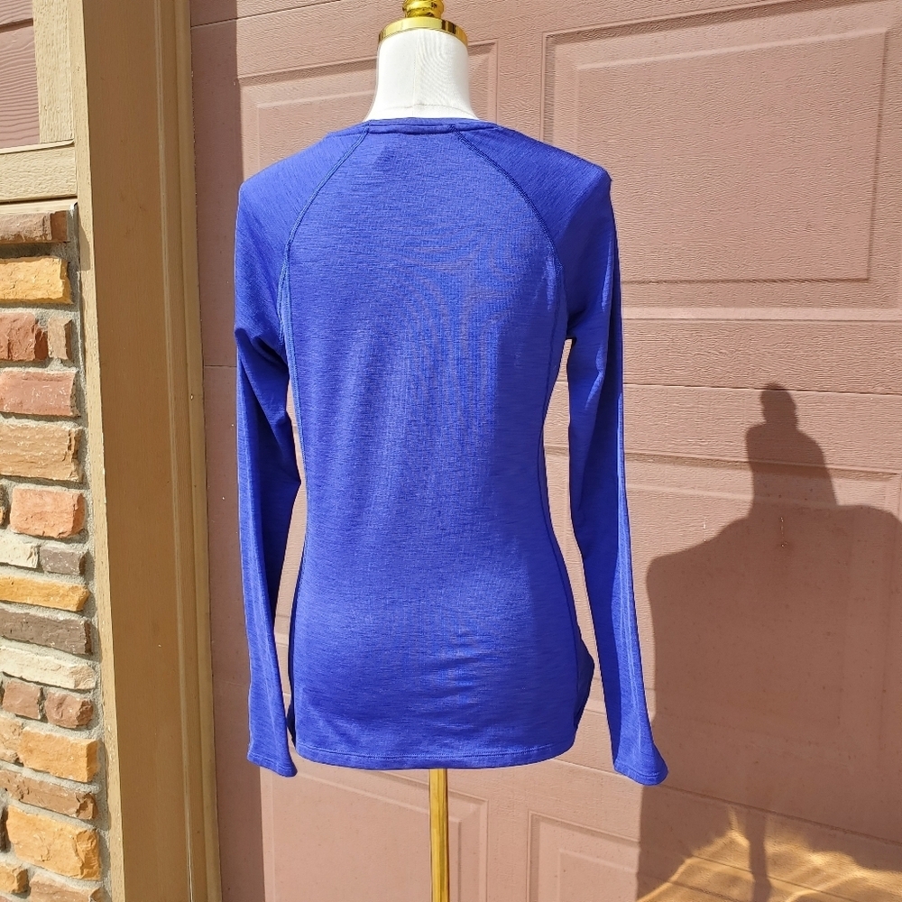 Under Armour Cold Gear Fitted Long Sleeve Athletic Top Women's Size Medium EUC - Picture 9 of 16